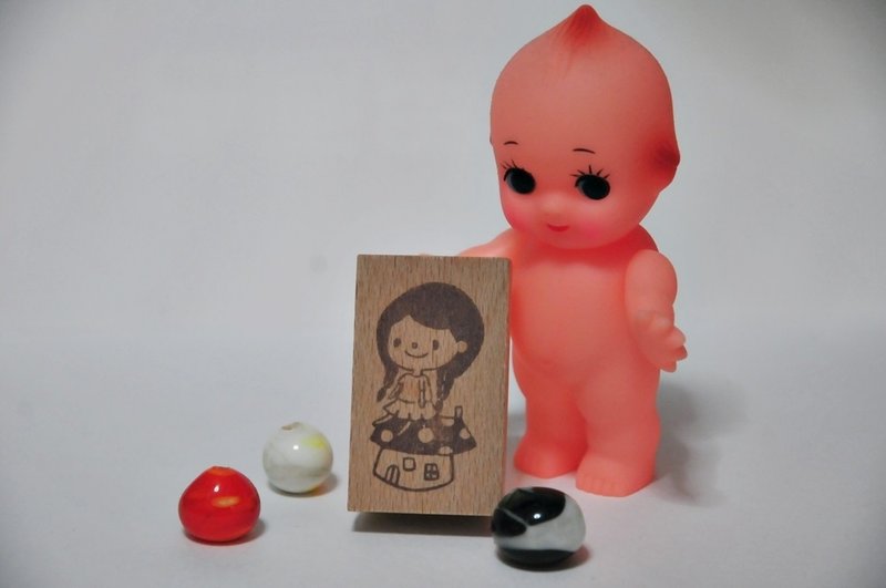 手刻印章 / 爱画画系列 / 坐在房子上 - 其他 - 塑料 