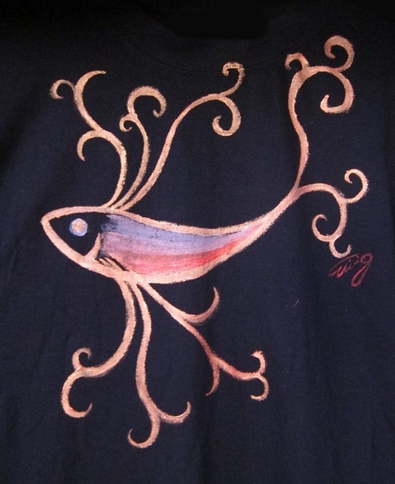 金翅曼舞飞鱼-Winwing手绘衣 - 女装 T 恤 - 棉．麻 