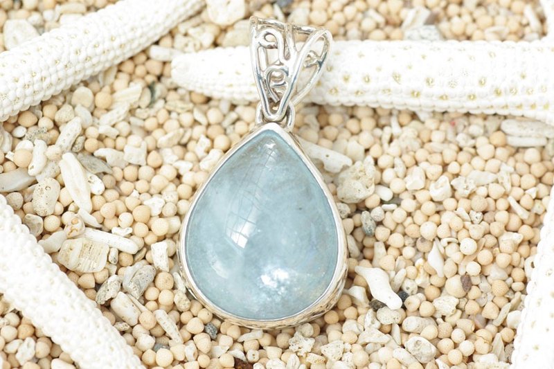 Aquamarine pendant - 项链 - 宝石 蓝色