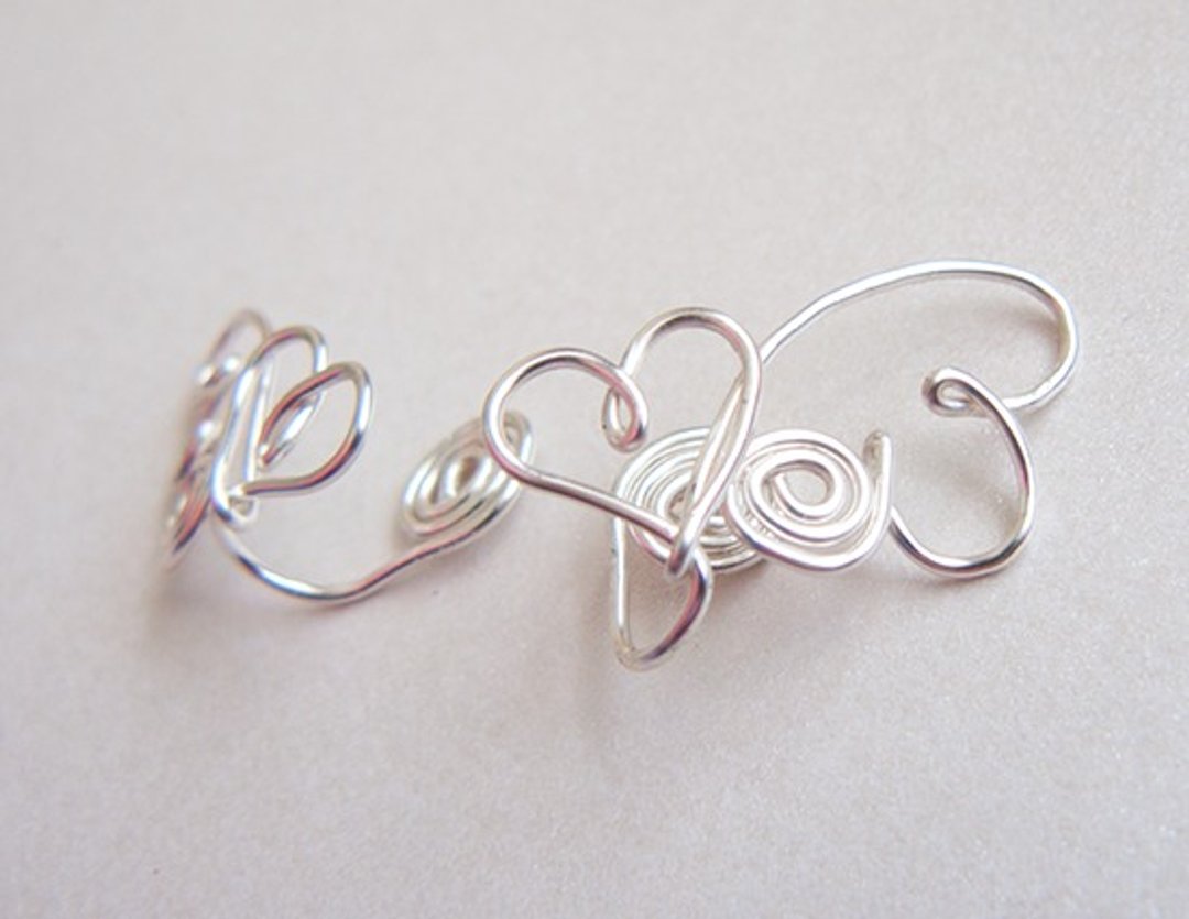 Metal-手作Heart&Wings耳夹 - 亮银色(纯手工制作.幸运物.礼物.饰品.美国进口.耳夹.礼盒.金属线) - 耳环/耳夹 - 其他金属 灰色