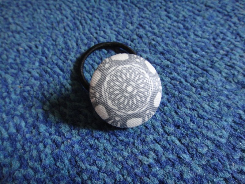 浅白粉嫩 钮扣发圈 C48CIY74 - 发饰 - 棉．麻 白色