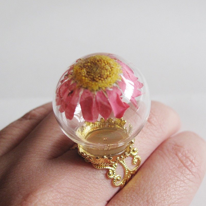 扣住你/妳 {干燥花雏菊} 梦幻玻璃球戒子 - 戒指 - 玻璃 粉红色