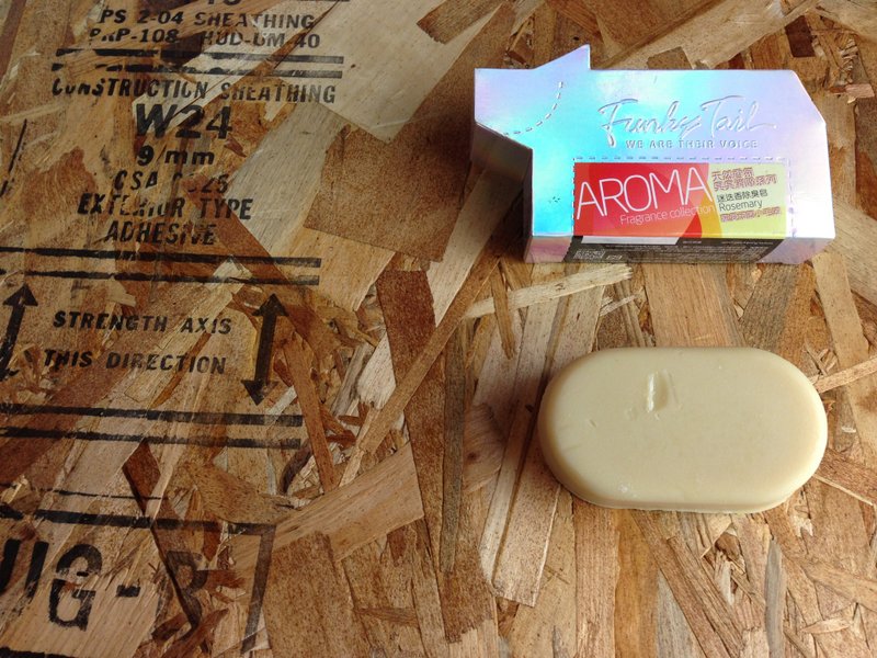 ♥funky tail宠物专用皂♥天然香氛臭臭消除系列 迷迭香除臭宠物皂 - 其他 - 植物．花 橘色