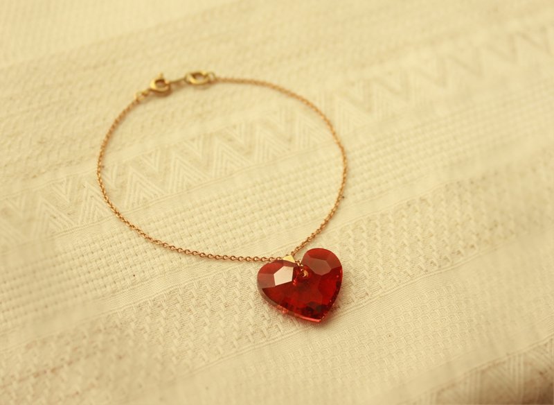 ◆hippie◆ Victoria│维多利亚 献给恋人✜奥地利水晶爱心极细黄铜手链(特别价520) - 手链/手环 - 宝石 红色