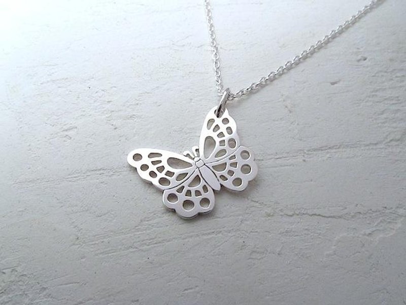 蝴蝶坠饰 - 项链 - 其他金属 