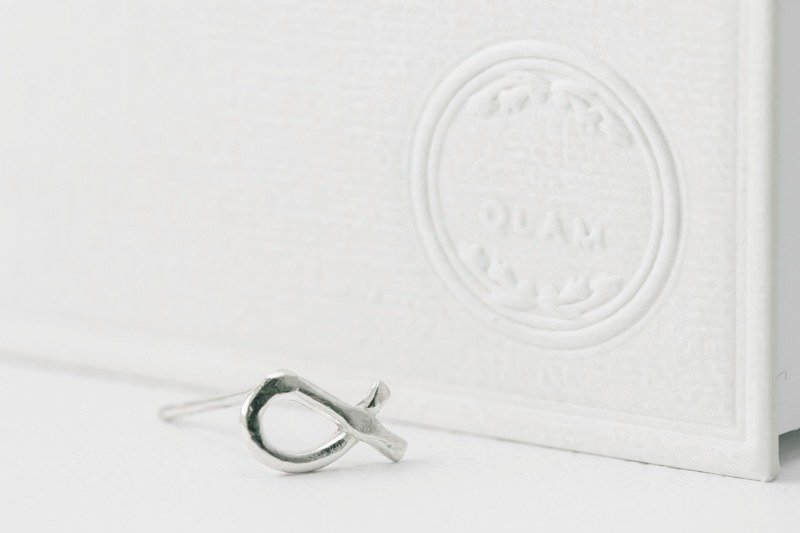 QLAM 手工 纯银耳环 - 丰盛小鱼 - 五饼二鱼 福音 年年有余 鱼 - 耳环/耳夹 - 其他金属 灰色