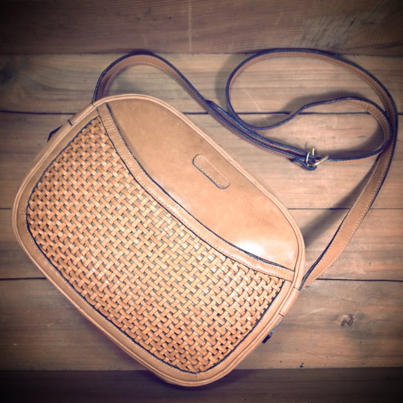 [ 老骨头 ] 早期 焦糖色 真皮编织 侧背小方包 绝版真品 古董包 Vintage - 侧背包/斜挎包 - 真皮 咖啡色