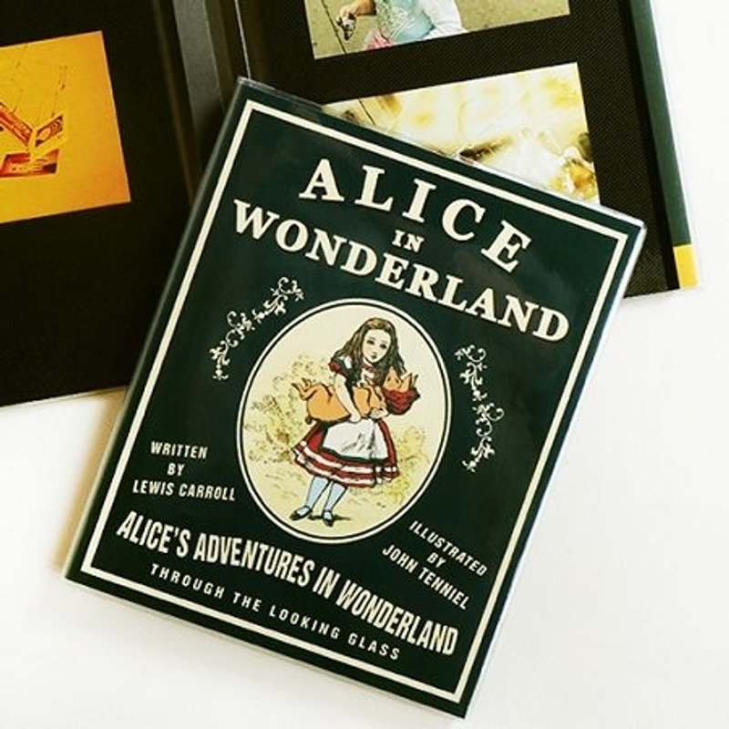 Dessin x 7321 Design-爱丽丝VG复古童话自黏式相本(30P)-Alice与宝贝猪,7321-08131 - 相簿/相册 - 塑料 多色