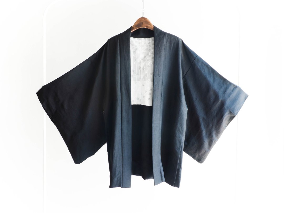 河水山 - 微凉日和深黑色 羽织 日本古董和服外套 古着 - 女装上衣 - 其他材质 黑色
