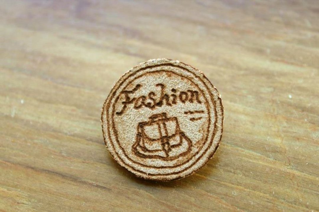 Fashion 小包包仿旧别针 - 胸针 - 真皮 咖啡色
