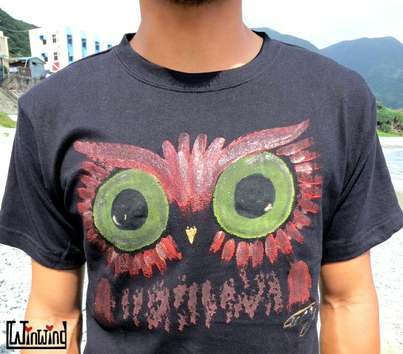 大头猫头鹰 Winwing手绘衣 - 女装 T 恤 - 棉．麻 多色