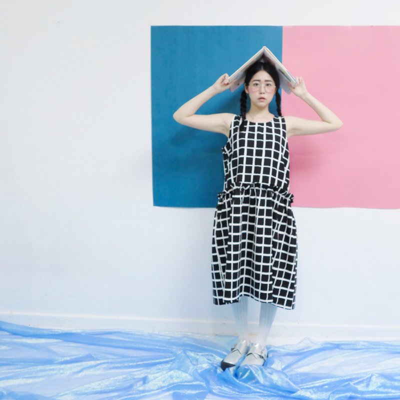 嘿格棋盘经典背心洋装 - 洋装/连衣裙 - 其他材质 黑色