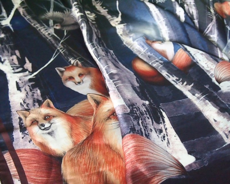 Me&A Cup of Hot Chocolate/ 森林里的红狐 – 黑 - 丝巾 - 其他材质 多色