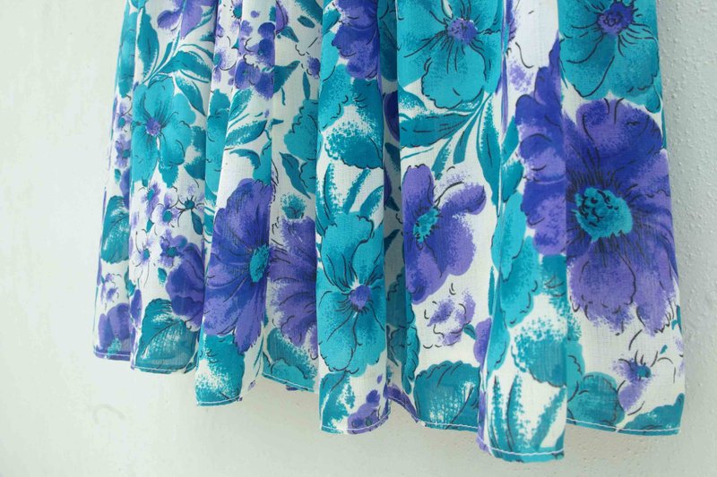 4.5studio-稻稻来寻宝古着-热带花卉蓝色系清爽五分圆裙 - 裙子 - 其他材质 蓝色