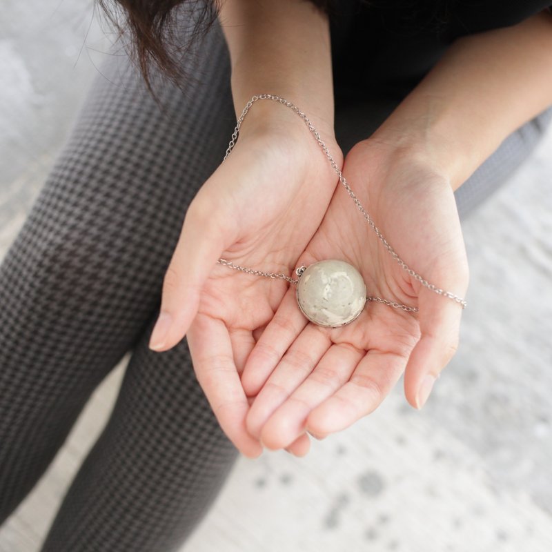 夜光 月亮 水泥 颈链 - 颈链 - 其他材质 灰色