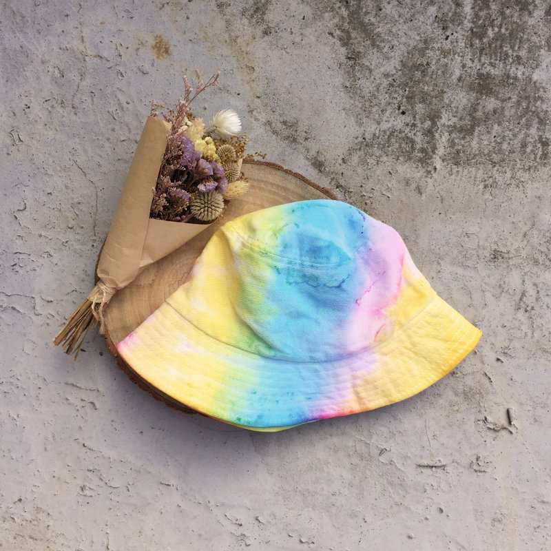 渔夫帽 帽子 手染 渲染 染色/定制 交换礼物 圣诞礼物 生日礼物 情人节礼物 [彩虹水果糖] - 帽子 - 棉．麻 多色