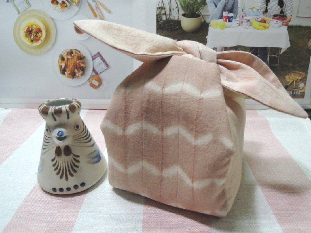 【姆姆手作良品】榕树植物染食器袋(波浪款) - 手提包/手提袋 - 棉 粉红色