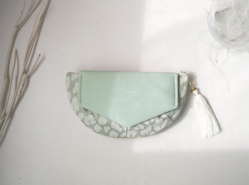 豹纹印花化妆包 手拿包 / 象牙白 x 蛋白石绿【接单定制】 - 手拿包 - 其他材质 绿色