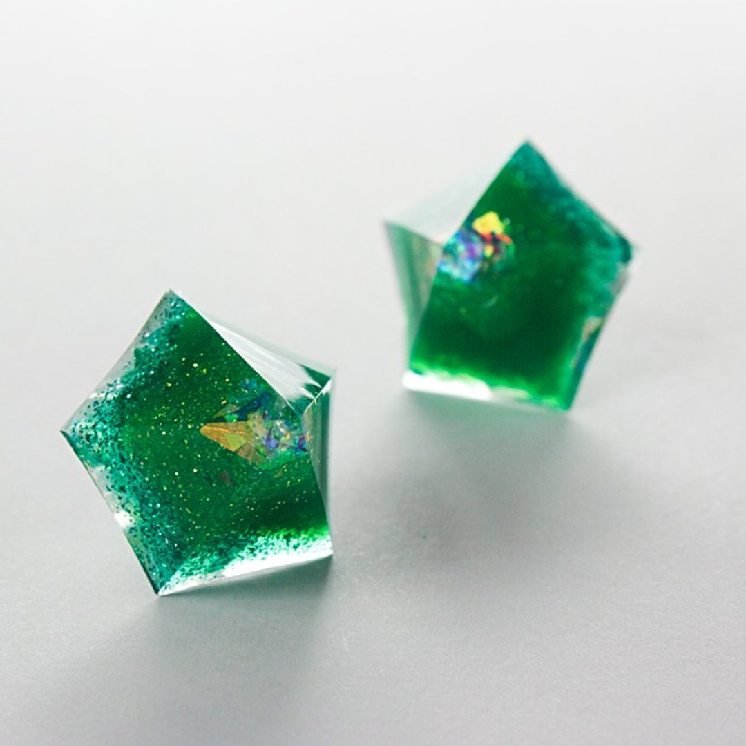 Pentagon Pierce (needles) - 耳环/耳夹 - 其他材质 绿色
