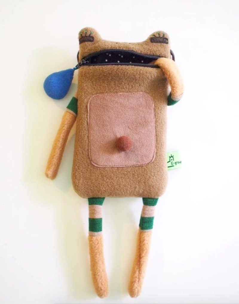 E*group 口水包 冬日阿蛙 iphone6 . i7.i8  手机袋 青蛙 - 其他 - 棉．麻 咖啡色