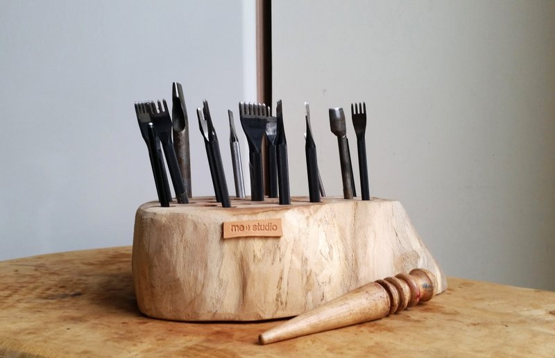 w005原木工具架/笔架-可免费定制专属英文名字/佳句 - 笔筒/笔座 - 木头 金色