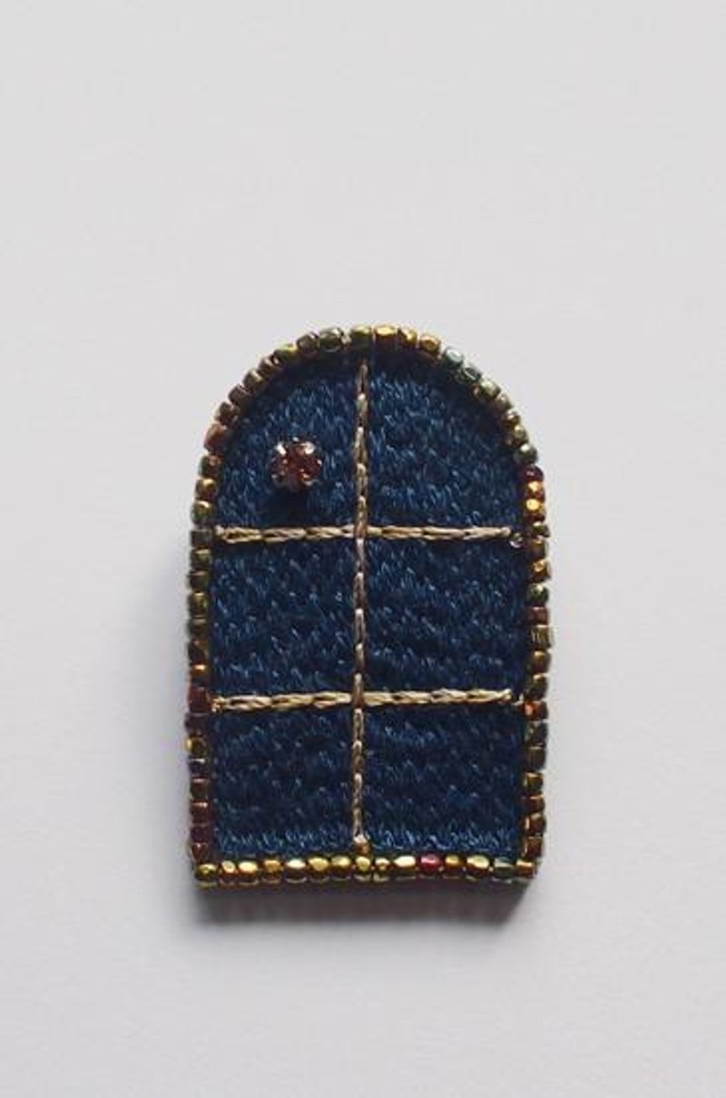 window brooch "midnight" - 胸针 - 其他金属 
