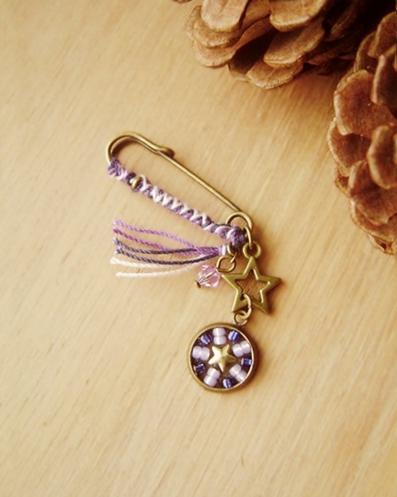 :: 小花砖 ::闪亮的星(蓝+紫)。小别针。星星。圆。拼贴。放射。流苏 - 胸针 - 其他金属 紫色