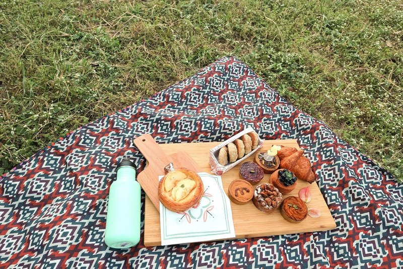 旅人。野餐 // 加大尺寸4-6人，伯利恒之光露营野餐垫 桌垫（附收纳袋） - 野餐垫 - 防水材质 绿色