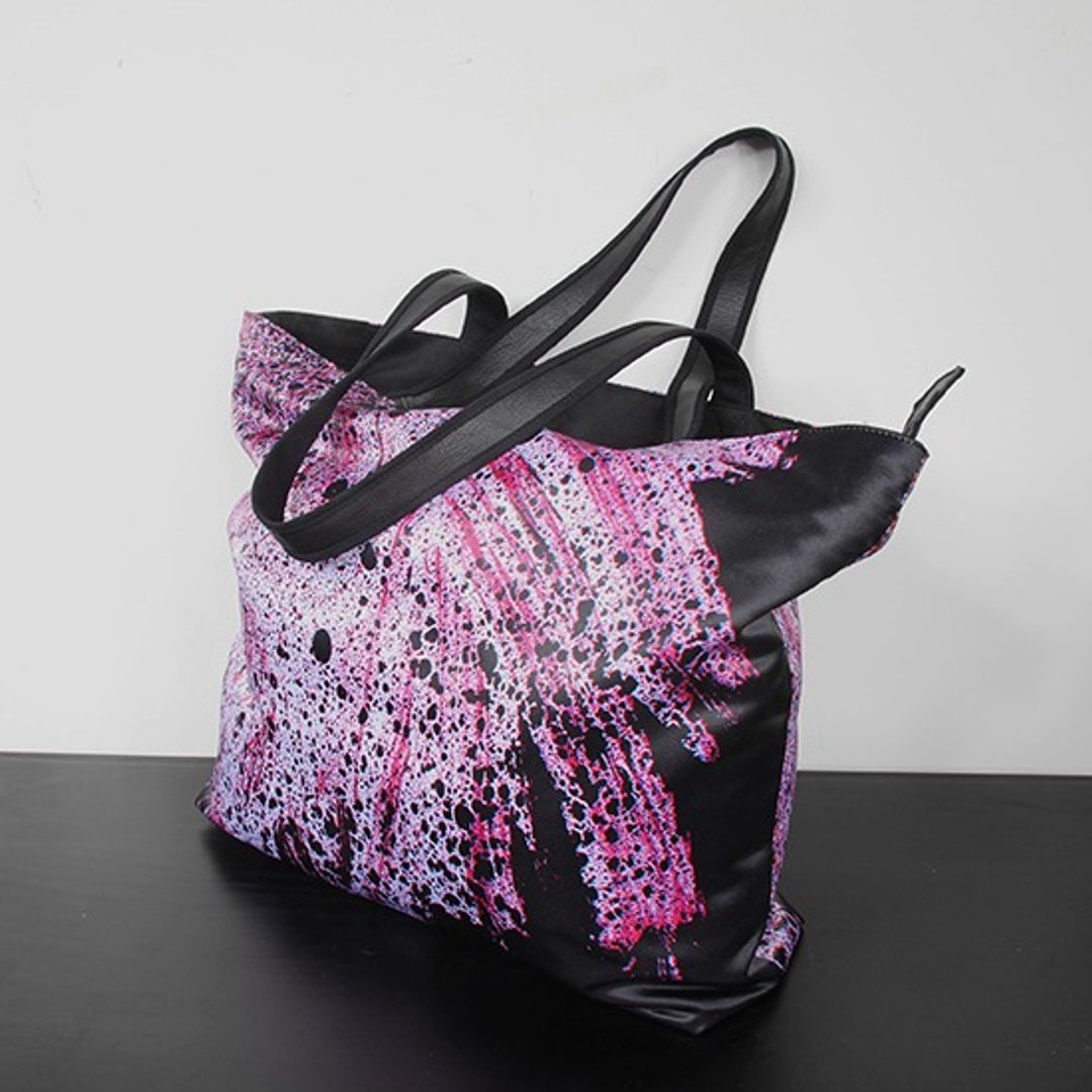 DART ME :: REDDISH WATERFALL 红浪瀑布花 PRINTED TOTE 休闲 | 印花 | 手提 | 肩背 | 托特包 - 侧背包/斜挎包 - 其他材质 