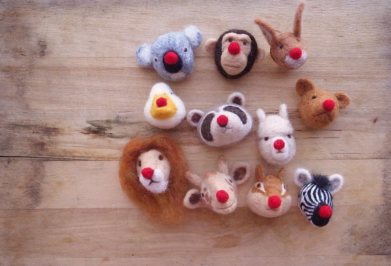 红鼻子 - 胸针 - 羊毛 卡其色