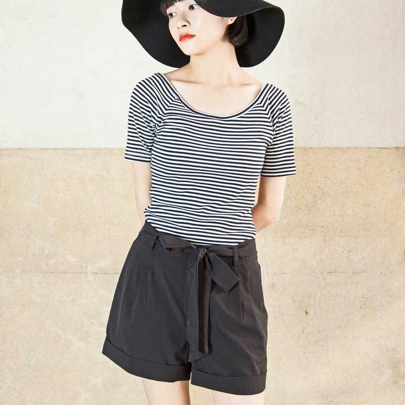 SU:MI said  Reflexed 轻薄打折短裤_5SF551_黑 - 女装长裤 - 棉．麻 黑色