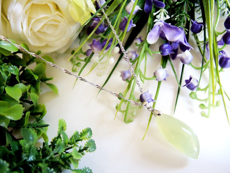 《Fresh 新鲜》清新典雅葡萄石项链坠-浪漫叶形 - 项链 - 宝石 绿色