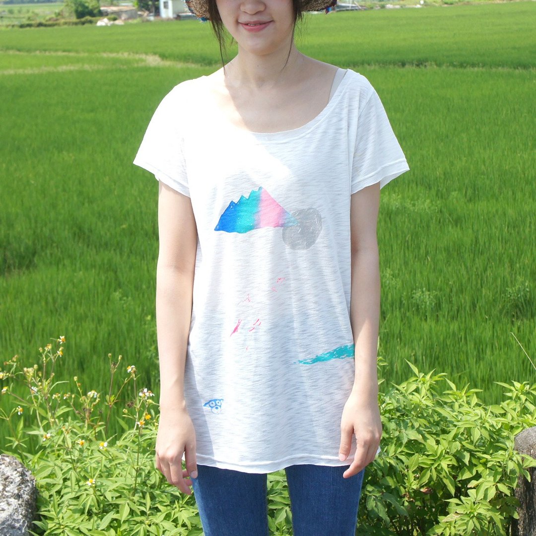 纯白色不修边宽领t-shirt＊和你一起上山下海/小溪、河流、海 /下一场彩色的雨 / 猫咪、小麦草、小花 / 一座小山 - 女装 T 恤 - 棉 白色