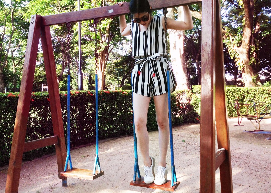 夏天就该去海边 'MUFFIN SHORTS' 条码纹高腰短裤 - 女装长裤 - 其他材质 白色