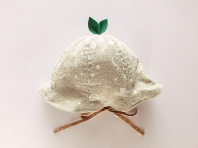 Grow Up  Leaf Hat for Baby & Toddler /Hand-painted fabric/ Leaves and Nu - 围嘴/口水巾 - 棉．麻 金色