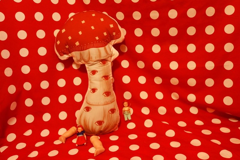 LilyLily原创蘑菇眼 创意布艺抱枕枕套沙发靠垫趣味异形玩具公仔 - 枕头/抱枕 - 其他材质 红色