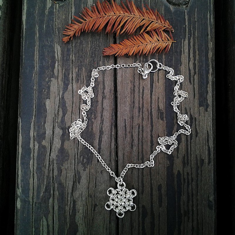 Muse 镮镮相扣圣诞礼物雪花银色项炼 - 项链 - 其他金属 灰色