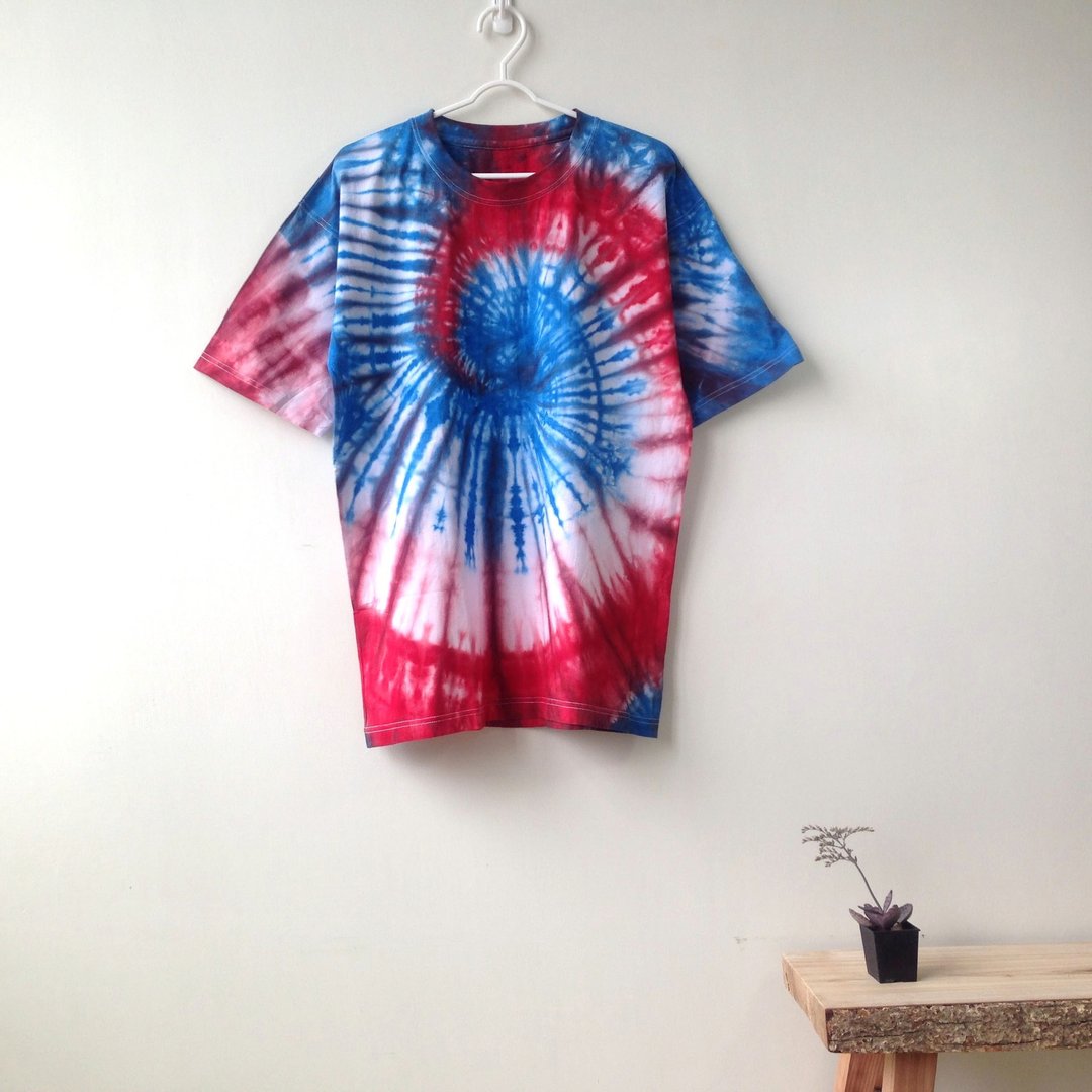 手工 绑染 扎染 全棉T-shirt 红蓝螺旋 - 中性连帽卫衣/T 恤 - 棉 多色