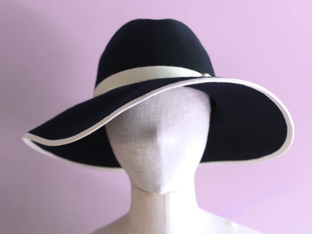 Trimmed Navy Wide Brim Fedora "Kate" - 帽子 - 羊毛 蓝色