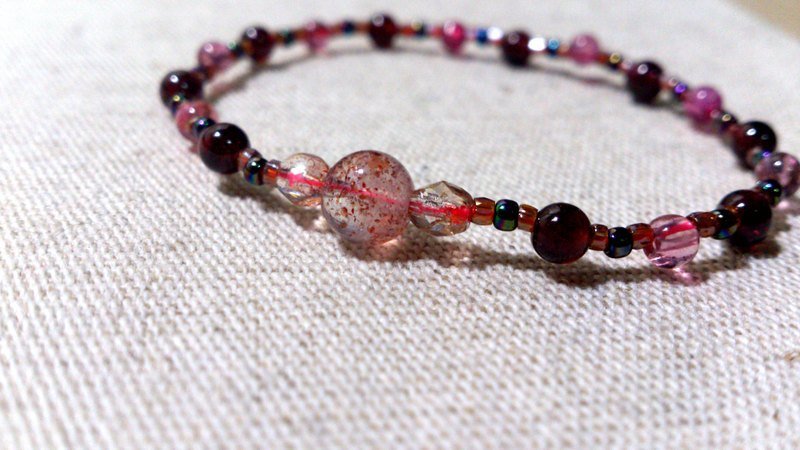 crystal in dearsharka || dotdot．净透小圆粉红碧玺 x 红石榴石 x 草莓晶 - 手链/手环 - 宝石 粉红色