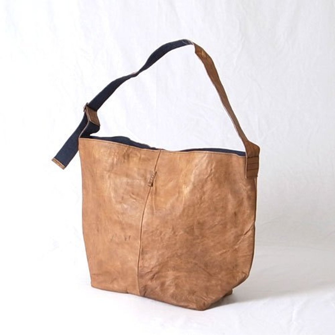 地球树fair trade-“手作水牛皮包包系列”- 经典款VL One Strap Bag 斜背包 - 侧背包/斜挎包 - 真皮 咖啡色