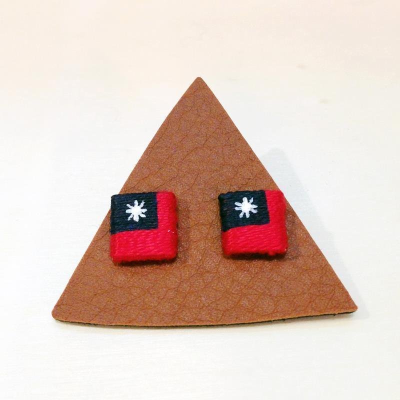 ▲手工编织耳针▲国旗系列-台湾款 - 耳环/耳夹 - 其他材质 红色