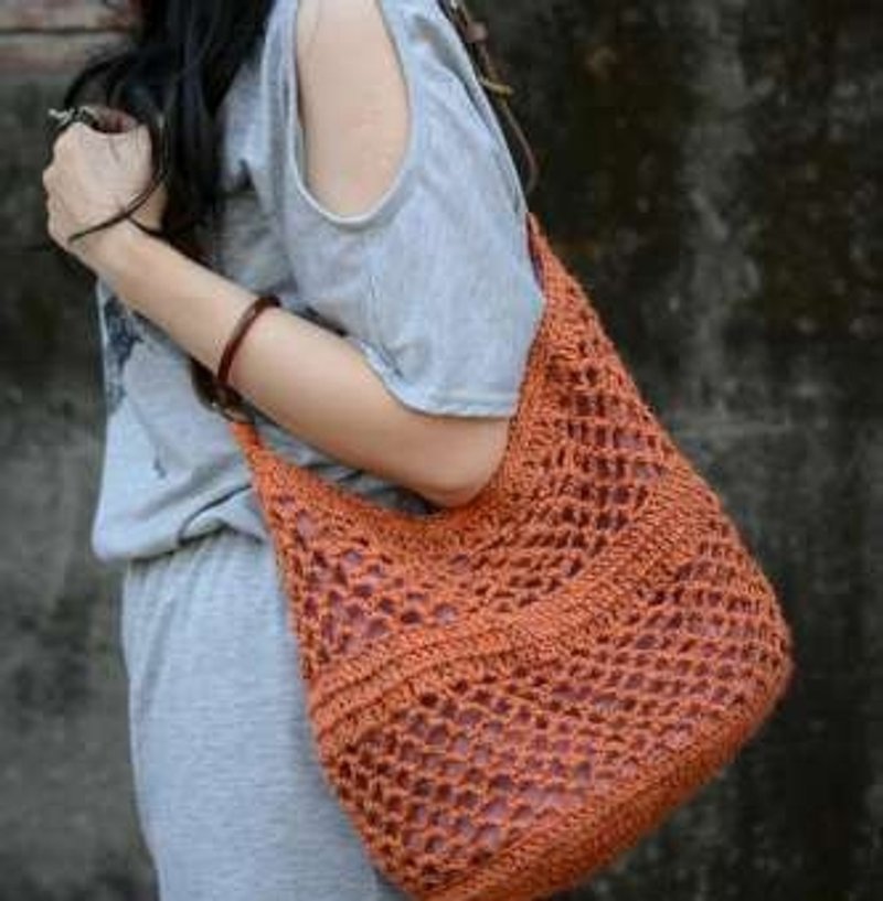 穿透力行囊HOBO包-胡萝卜树根 手工编织 苎麻 - 侧背包/斜挎包 - 其他材质 橘色