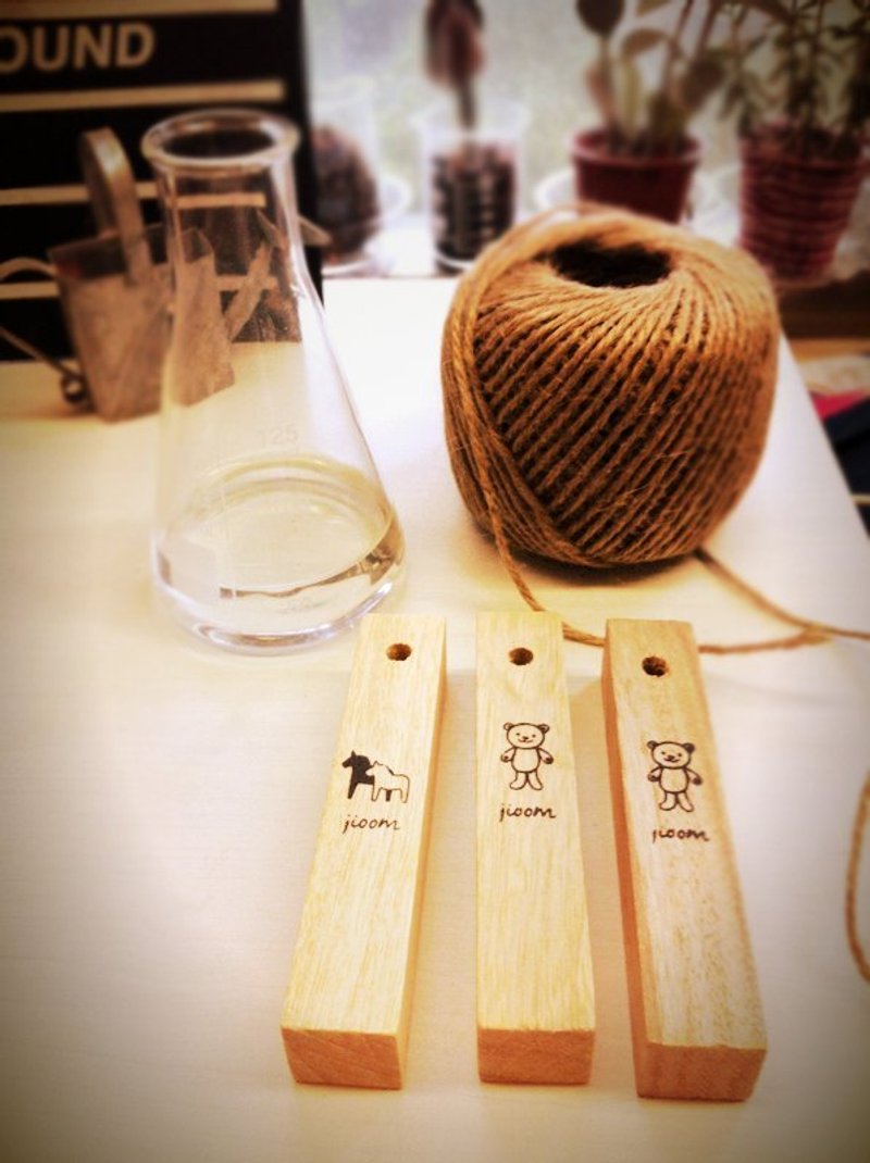 ✄ 生活道具 ｜ zoo zoo 天然樟木棒组 衣橱防霉 (小马) 1组2块 - 香薰/精油/线香 - 植物．花 咖啡色