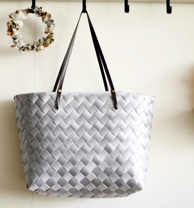 【好日手作】银灰手工珍珠带 - 手提包/手提袋 - 其他材质 灰色