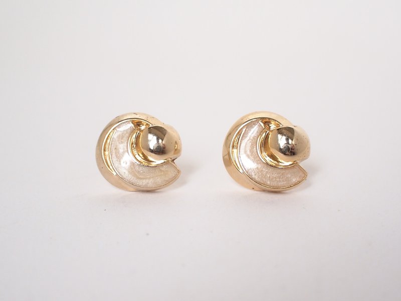 Circle dot 下弦月 不锈钢耳针 耳环 耳饰 323 - 耳环/耳夹 - 塑料 金色