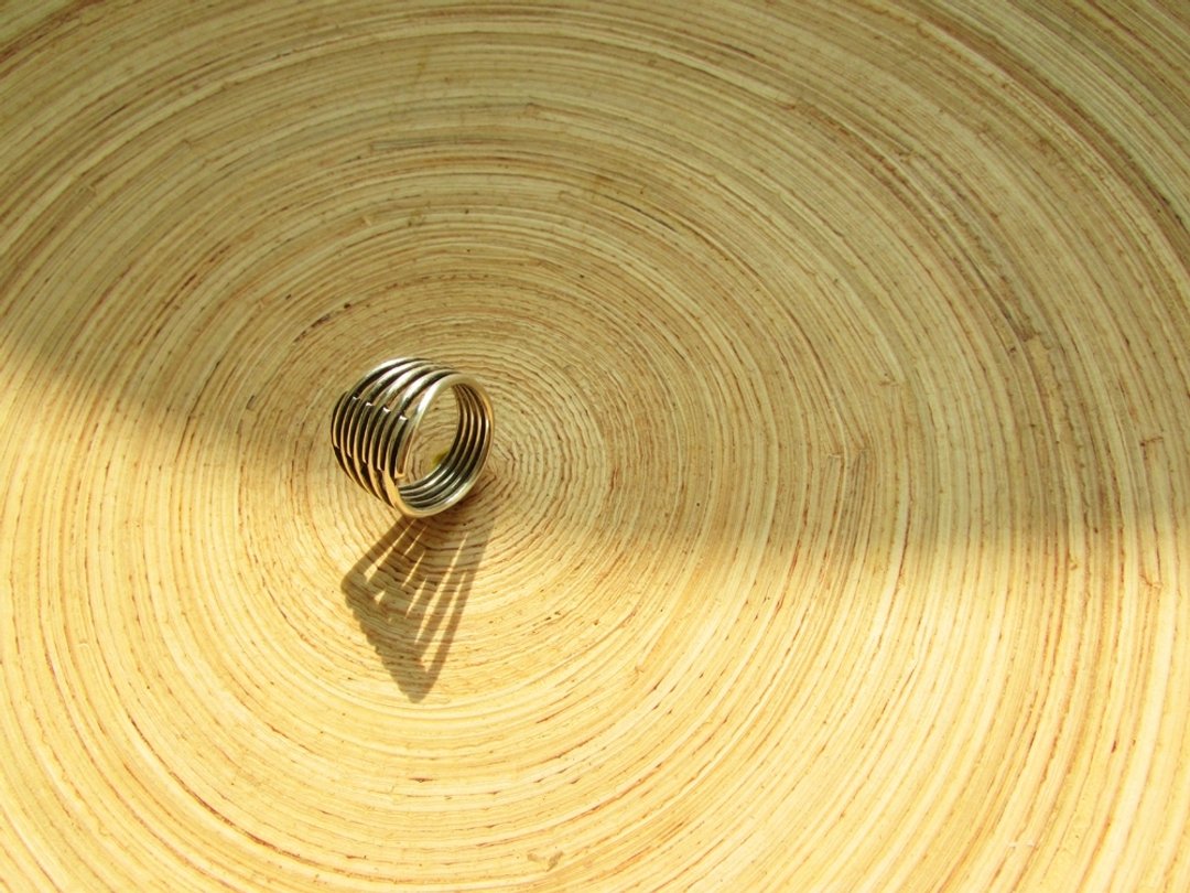 holding hands ring_牵手戒指 | 设计师手工 个性 生日礼 情人节 - 戒指 - 银 银色