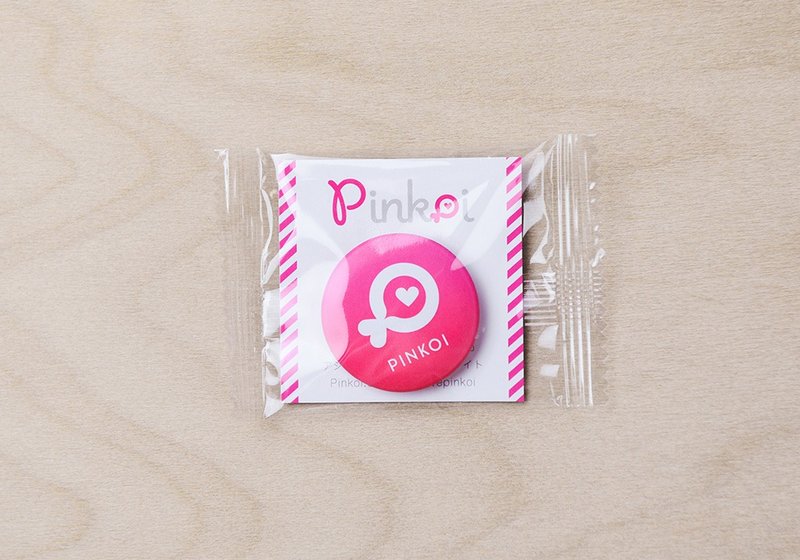 Pinkoi 小鱼圆形徽章（桃红） - 徽章/别针 - 塑料 粉红色