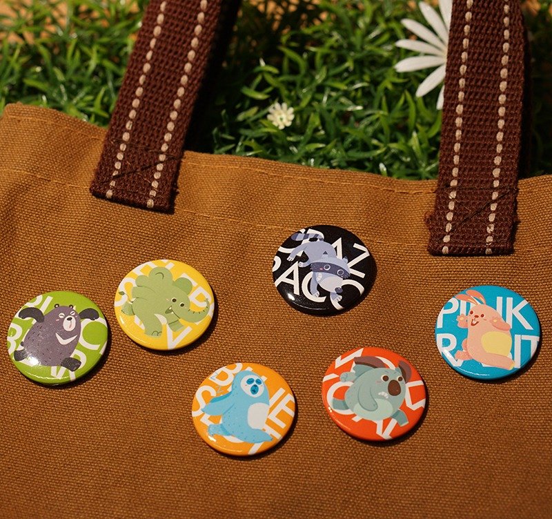 CHUMIO RUN系列:插画徽章别针套组 - 徽章/别针 - 塑料 多色