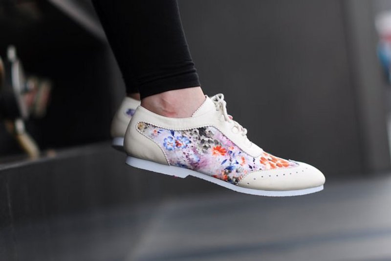 Sweet Villians 缤纷碎花系带帆布时尚牛津平底鞋 W1009，白色 - 女款休闲鞋 - 真皮 